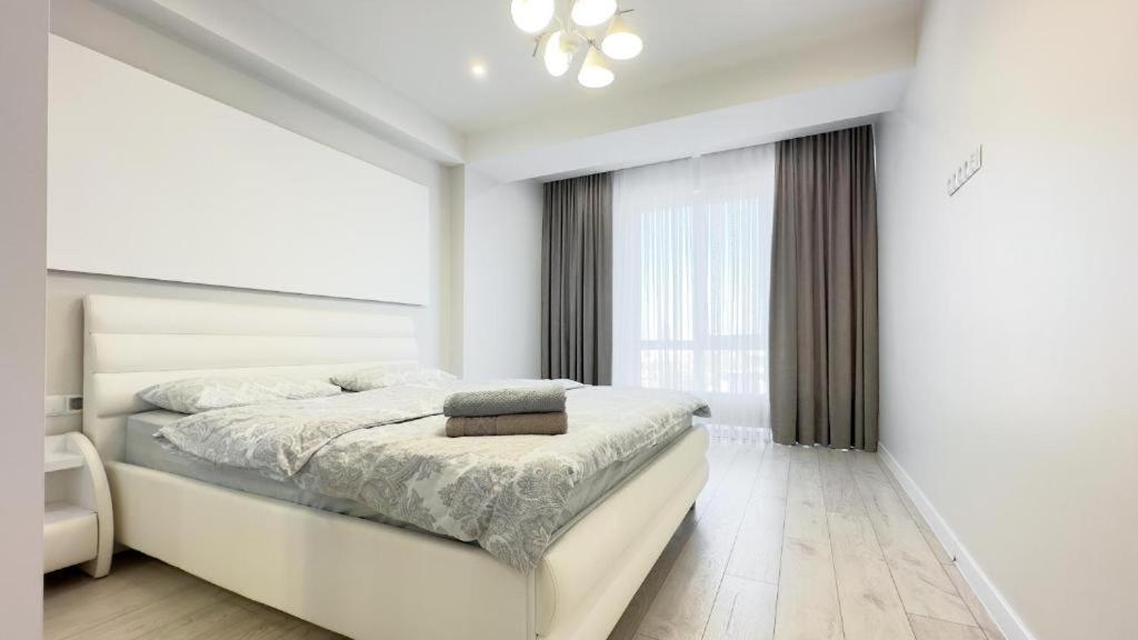 Glass New Apartments Ultracentral Chisinau Exterior photo